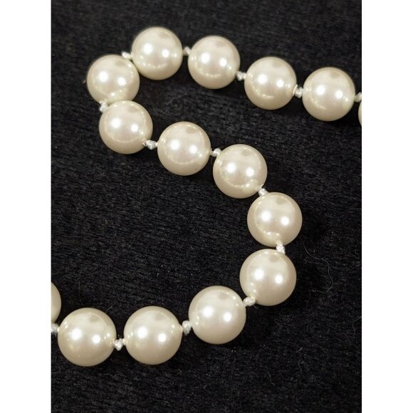 Vintage Glass Faux Pearl Necklace Classic Bridal Wedding Off White 18" - Picture 3 of 8